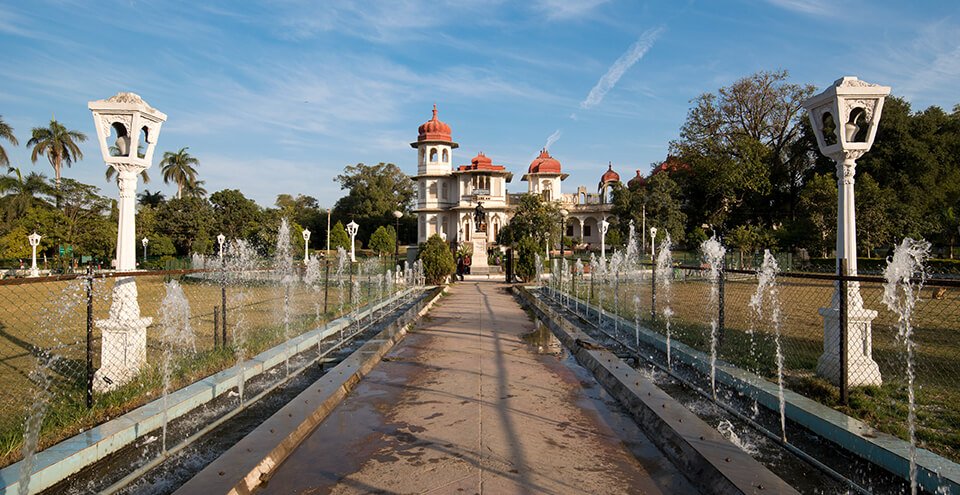 Lord Vishnu & Gulab Bagh